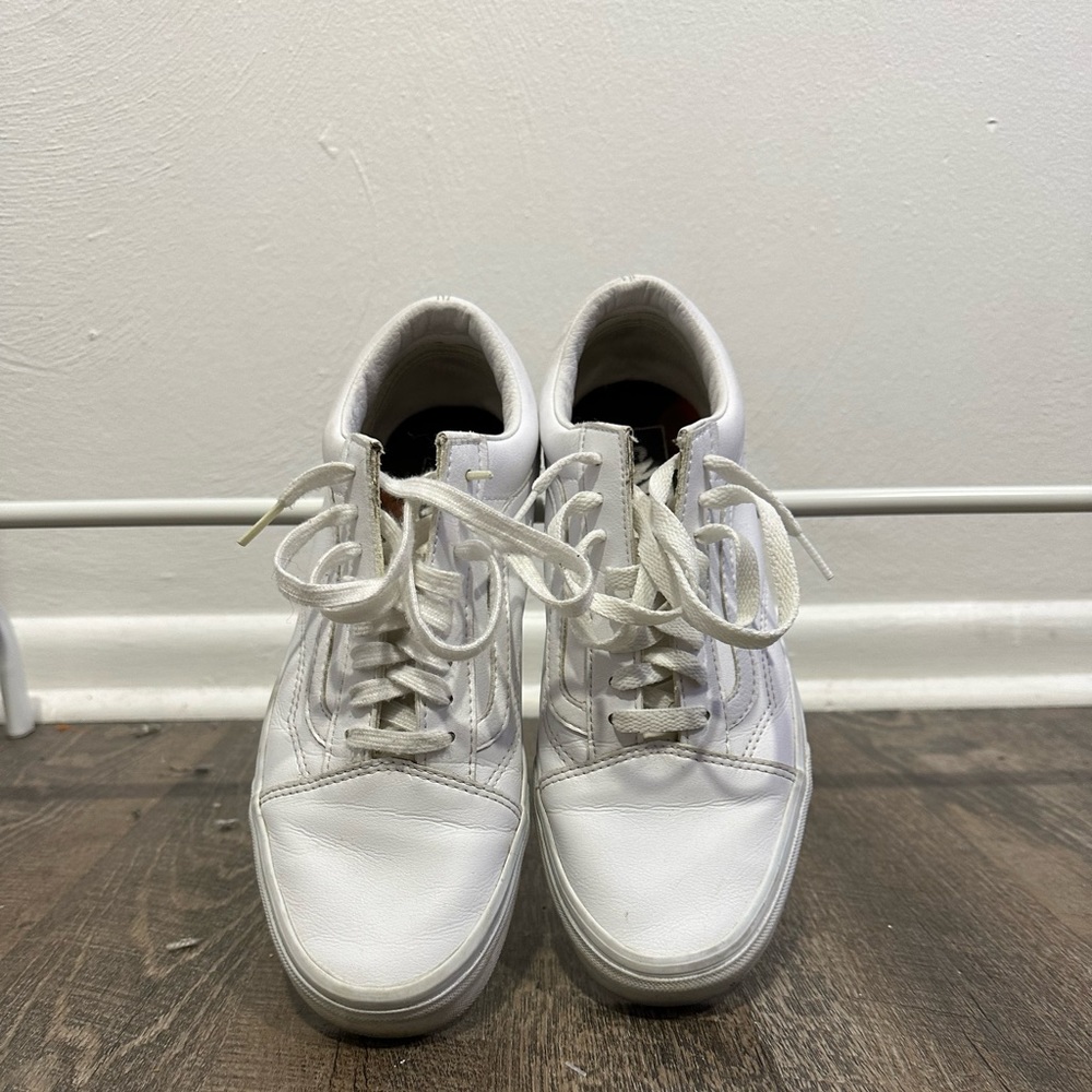 WHITE LEATHER VANS